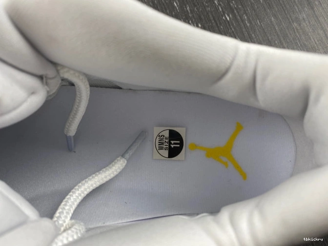 Reps TBK WMNS Yellow Low Snakeskin Air AH7860-107 Jordan 11 0719